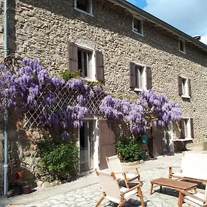 https://un-jardin-secret.hotels-rhonealpes.com